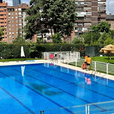 Apartamento ARTURO SORIA CON PISCINA y BAR Madrid Exterior foto
