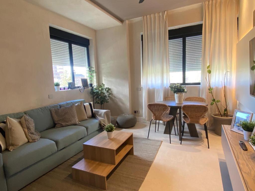 Apartamento ARTURO SORIA CON PISCINA y BAR Madrid Exterior foto
